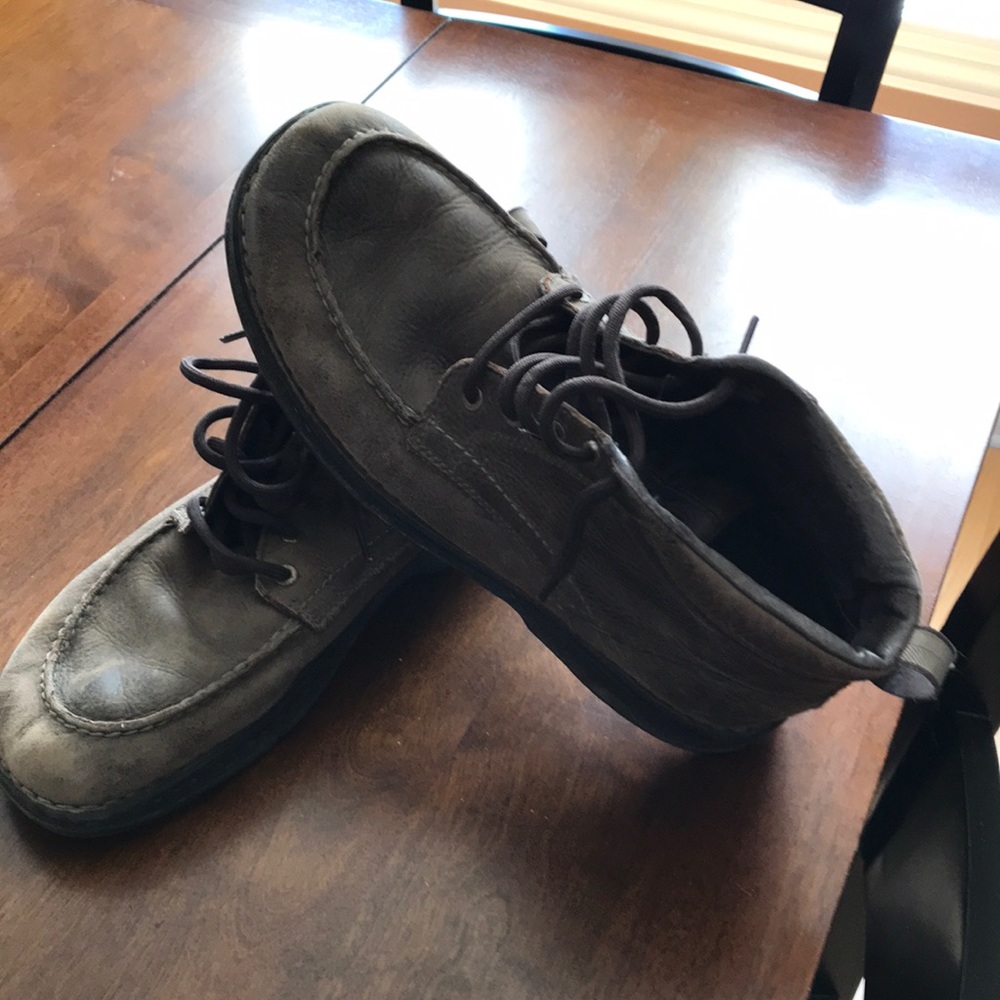 Men’s size 12 Merrill Chukka Boots